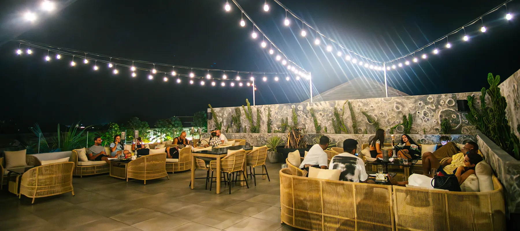 Hubble Restaurant - Rooftop Bar Ambience